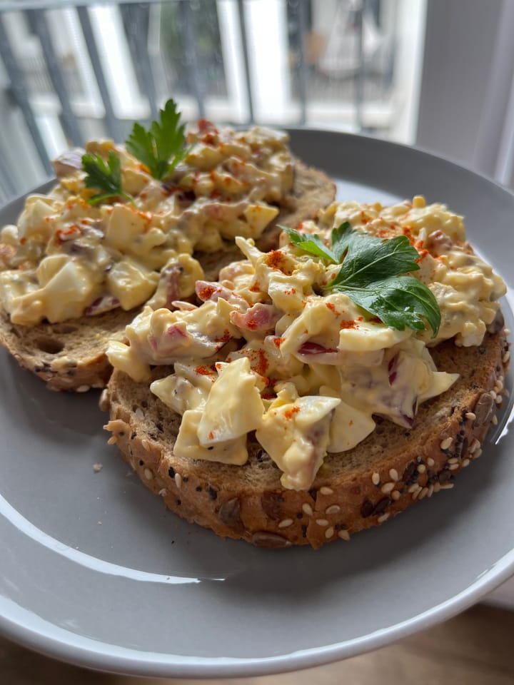 EGG SALAD DE LA DOMNU’ TEDI