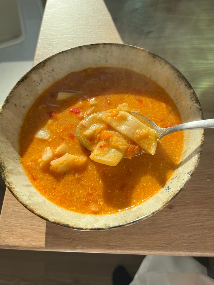 CIORBIȚĂ CU PĂSTĂI DE FASOLE GALBENĂ